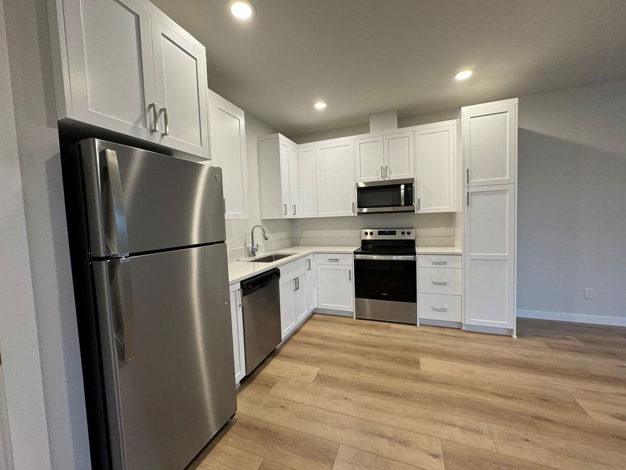 1551 Ne Perspective Dr #2 - Photo 2 of 8