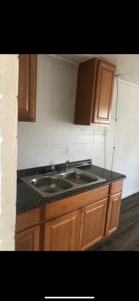 2605 S Jackson - Photo 3 of 5