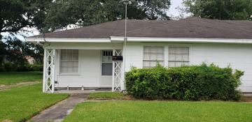 featured image of 2556 Broadway St