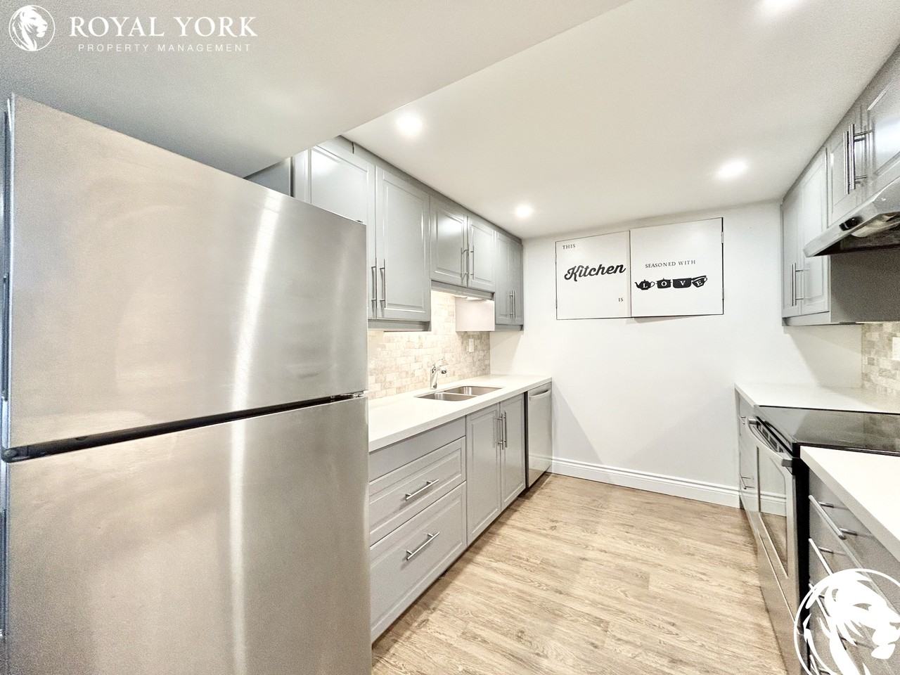 67 West 25th St - Photo 2 of 33