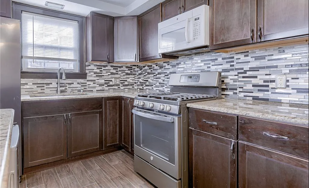 2047 North 6th Street - Photo 4 of 8