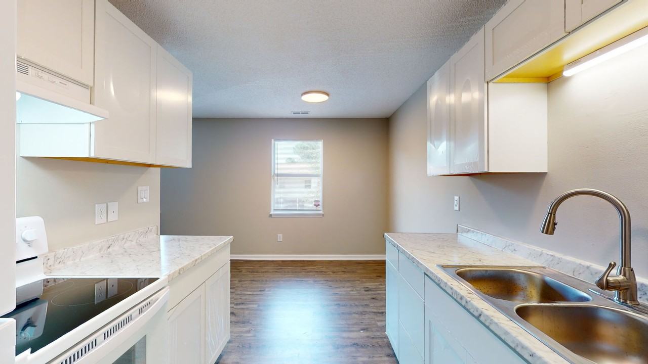 3005 Caldwell Court - Photo 2 of 12