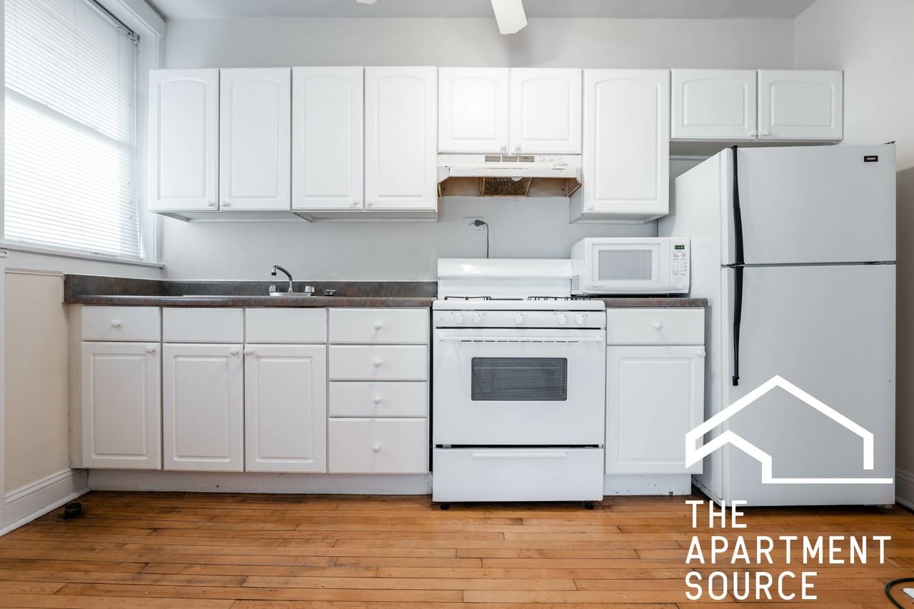 1947 W Winnemac Ave #3 - Photo 3 of 13