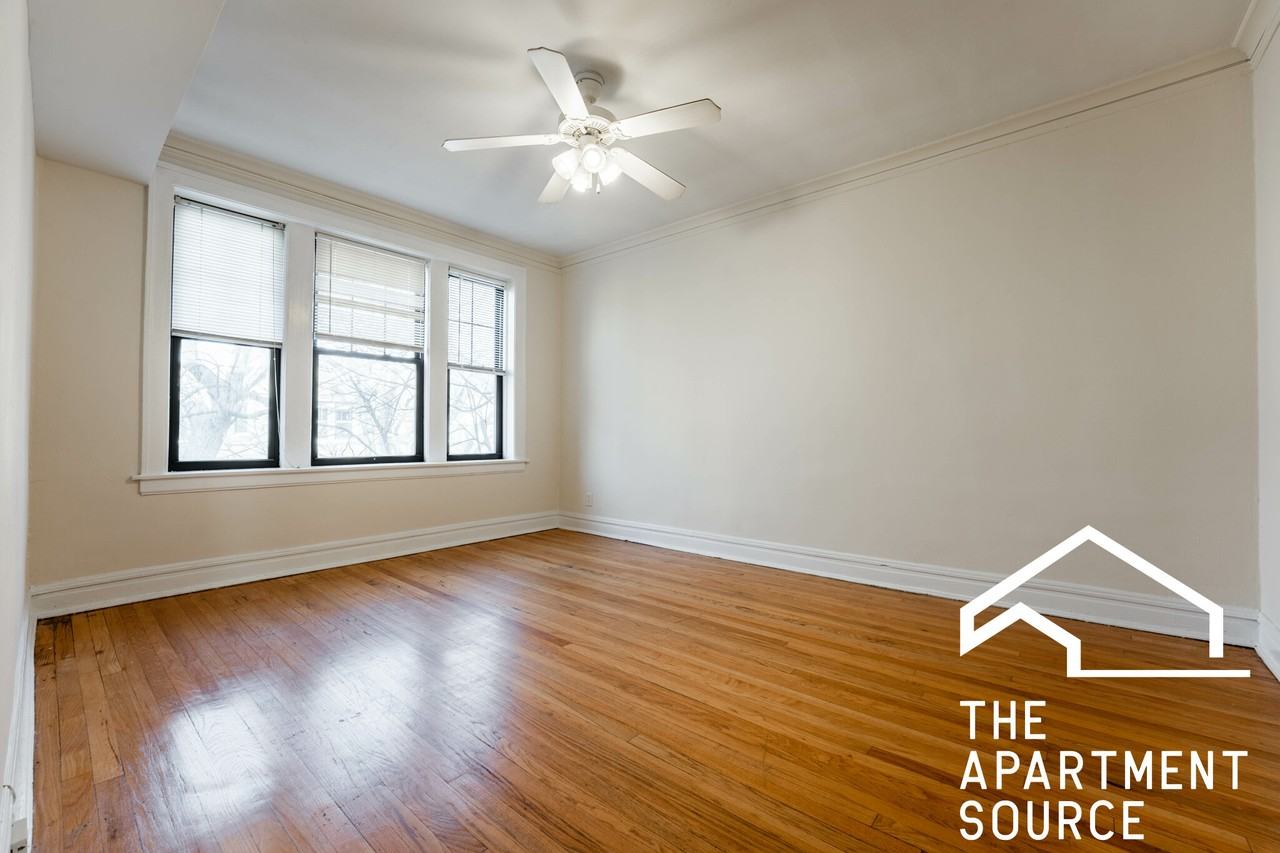 1947 W Winnemac Ave #3 - Photo 4 of 13