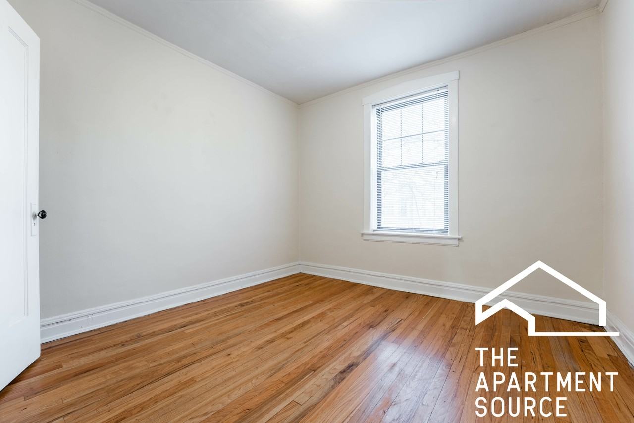 1947 W Winnemac Ave #3 - Photo 7 of 13