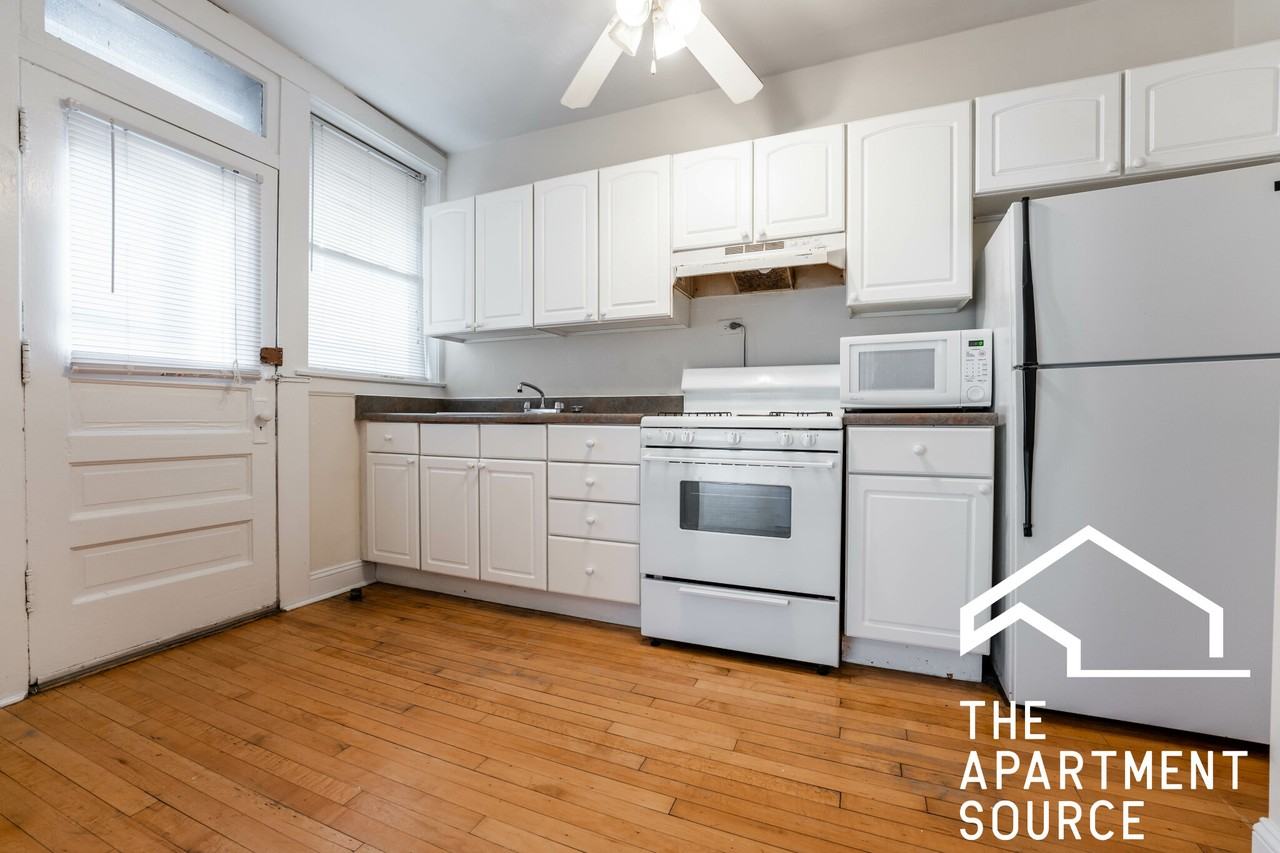 1947 W Winnemac Ave #3 - Photo 2 of 13