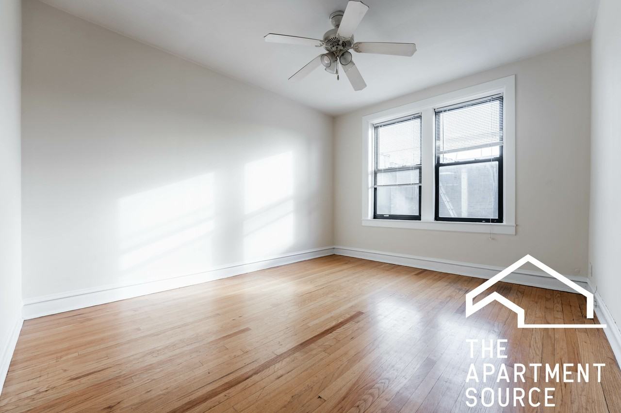 1947 W Winnemac Ave #3 - Photo 5 of 13