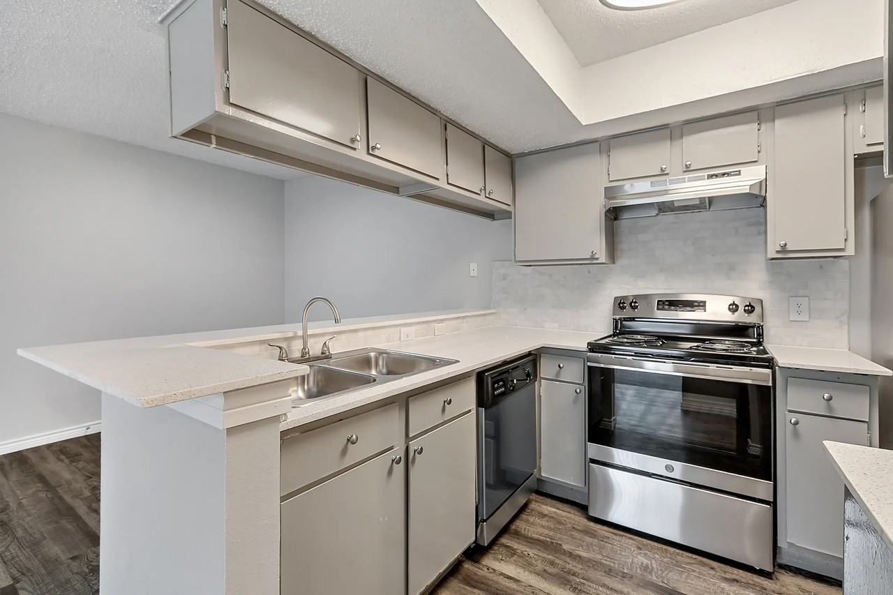 Woodstone - Photo 4 of 29