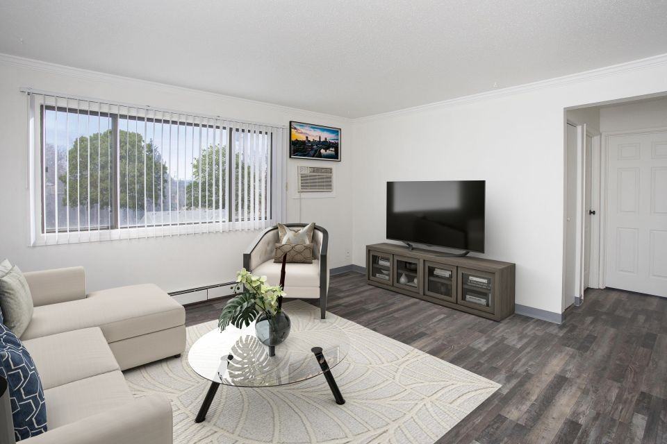 2141 Burnstead Dr - Photo 2 of 10