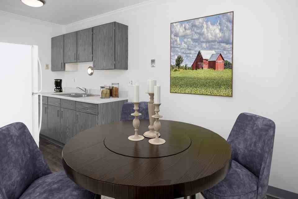 2141 Burnstead Dr - Photo 3 of 10