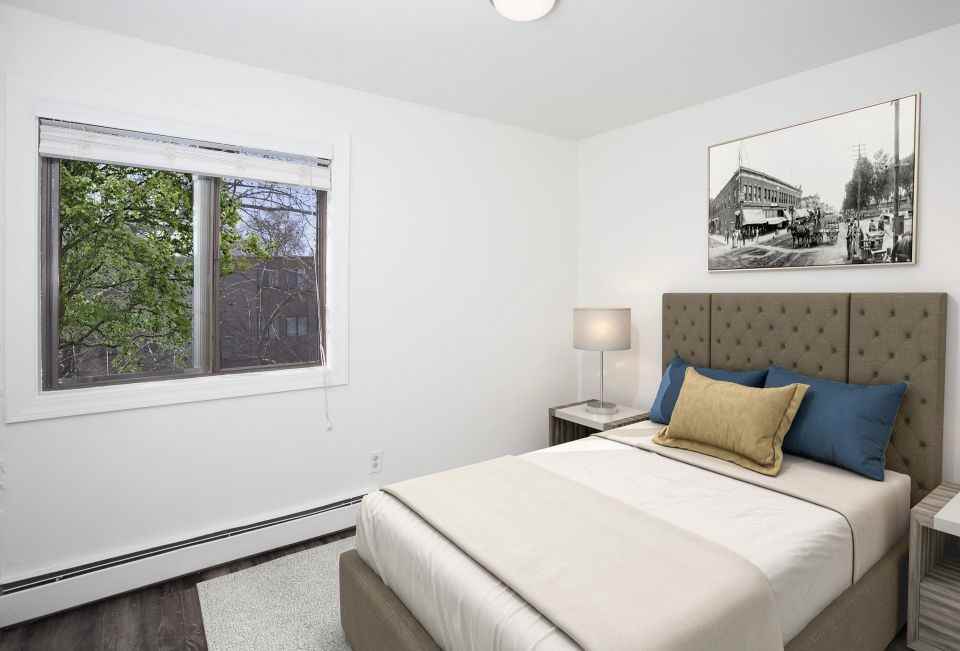 2040 Burnstead Dr - Photo 4 of 9