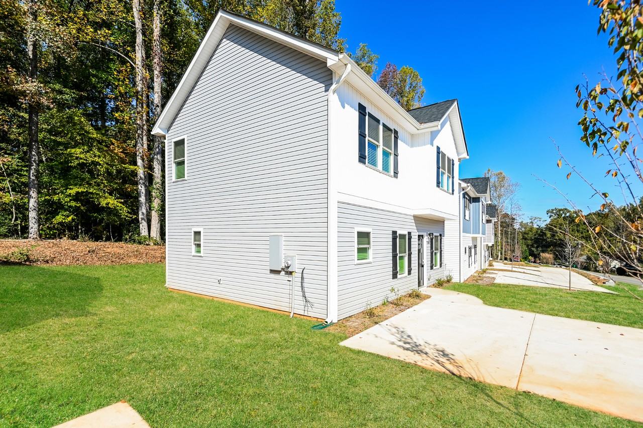 7105 7105 Plott Rd - Photo 2 of 17