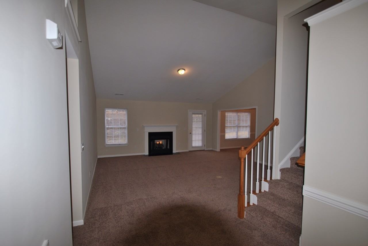 2607 Pepperstone Dr - Photo 2 of 10