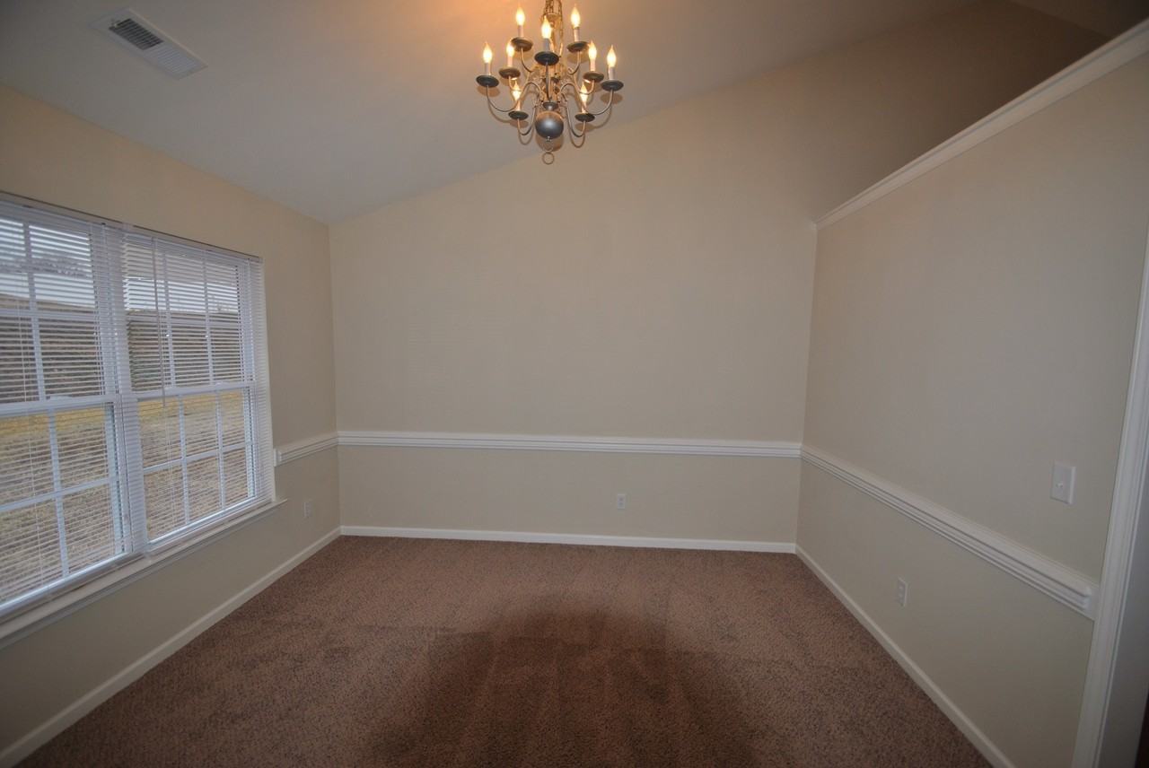 2607 Pepperstone Dr - Photo 3 of 10