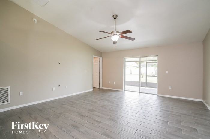 2531 Bobby Lee Ln - Photo 3 of 15