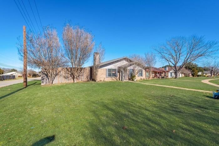 2717 Ivanridge Ln - Photo 3 of 21