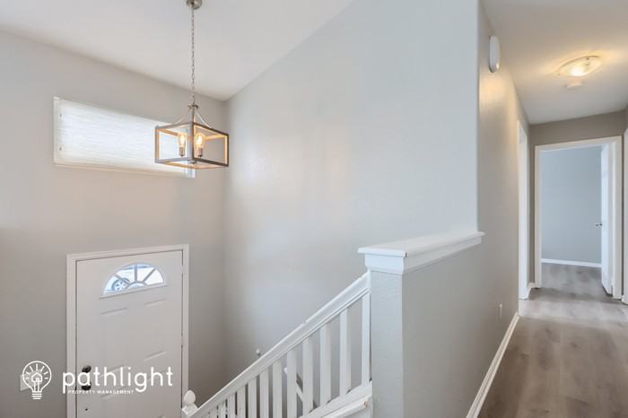 414 Hawthorn St - Photo 2 of 26