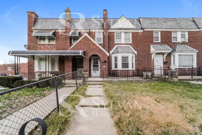 819 Lyndhurst St - Photo 3 of 17