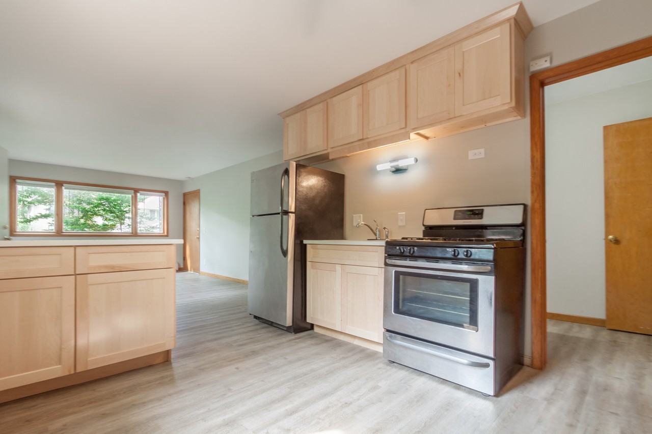 1209 E Gorham St #2 - Photo 4 of 15