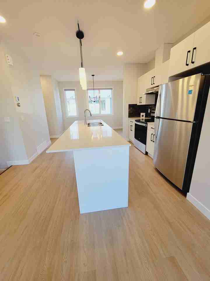 2035 - 2035 Chalmers Way Sw #14 - Photo 2 of 23