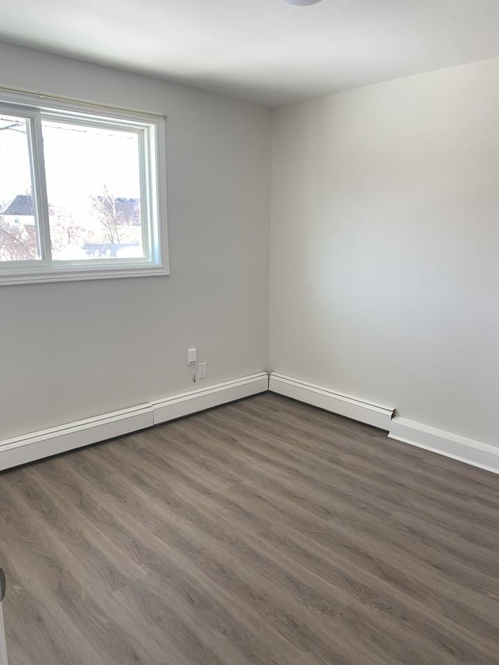 17 John Street South #4 - Photo 7 of 8