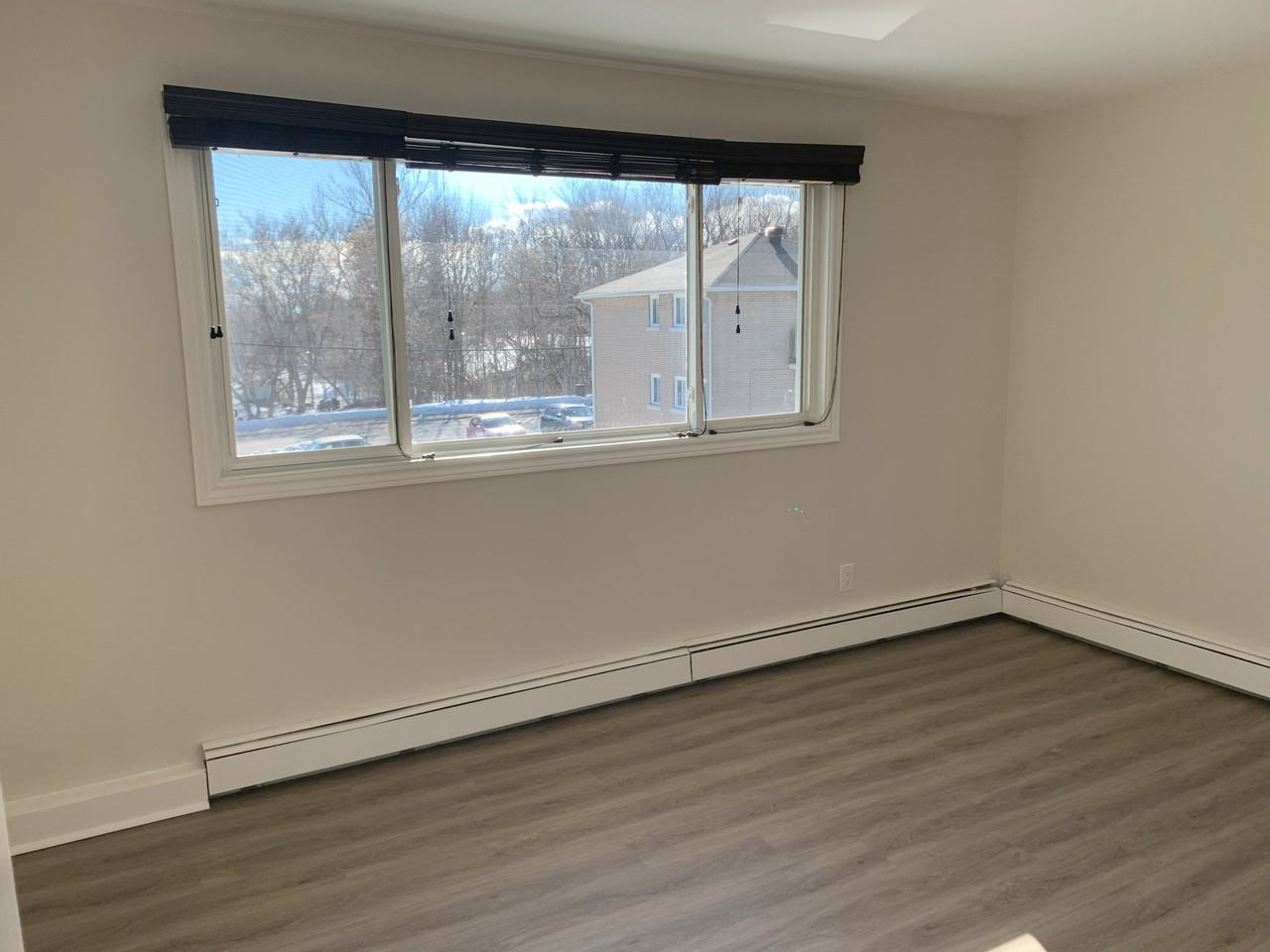 17 John Street South #4 - Photo 6 of 8