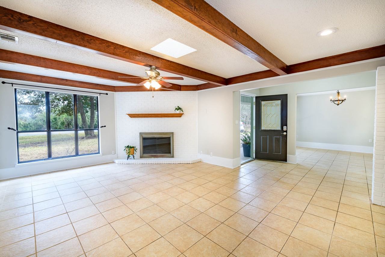 1688 Vine Ave #1 - Photo 7 of 31