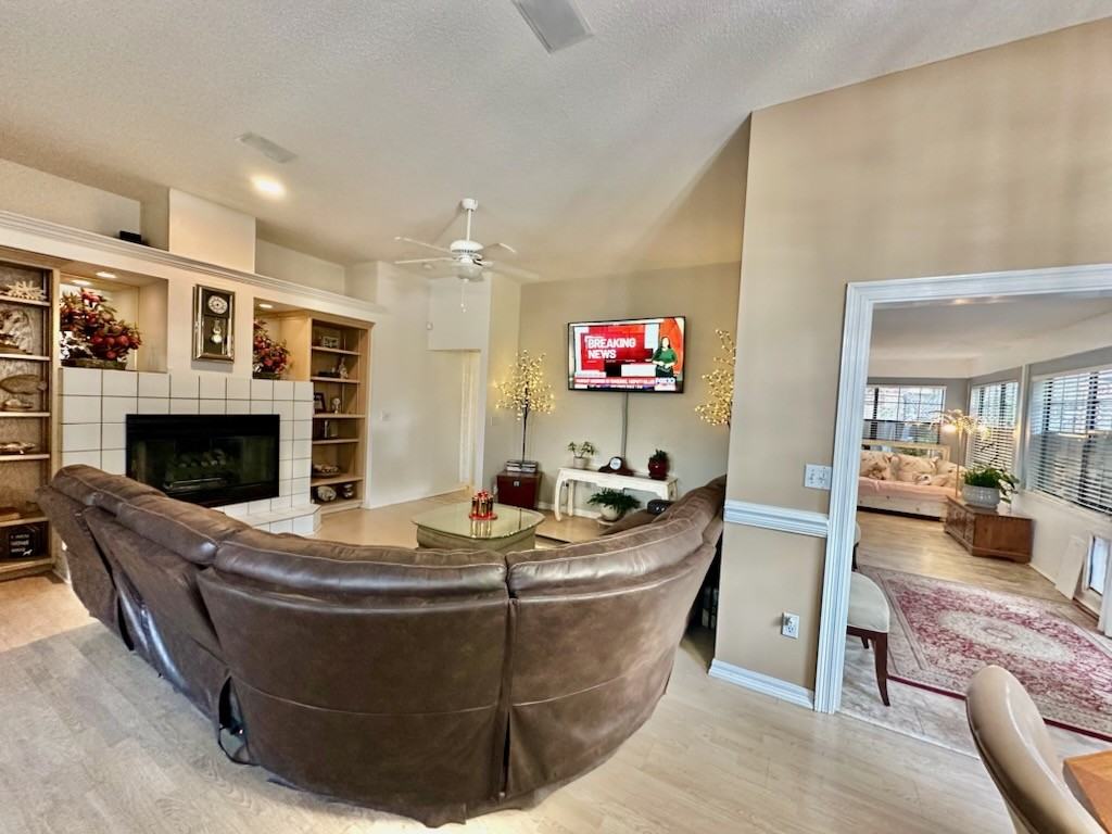 2012 Mistral Ln E #1 - Photo 3 of 23