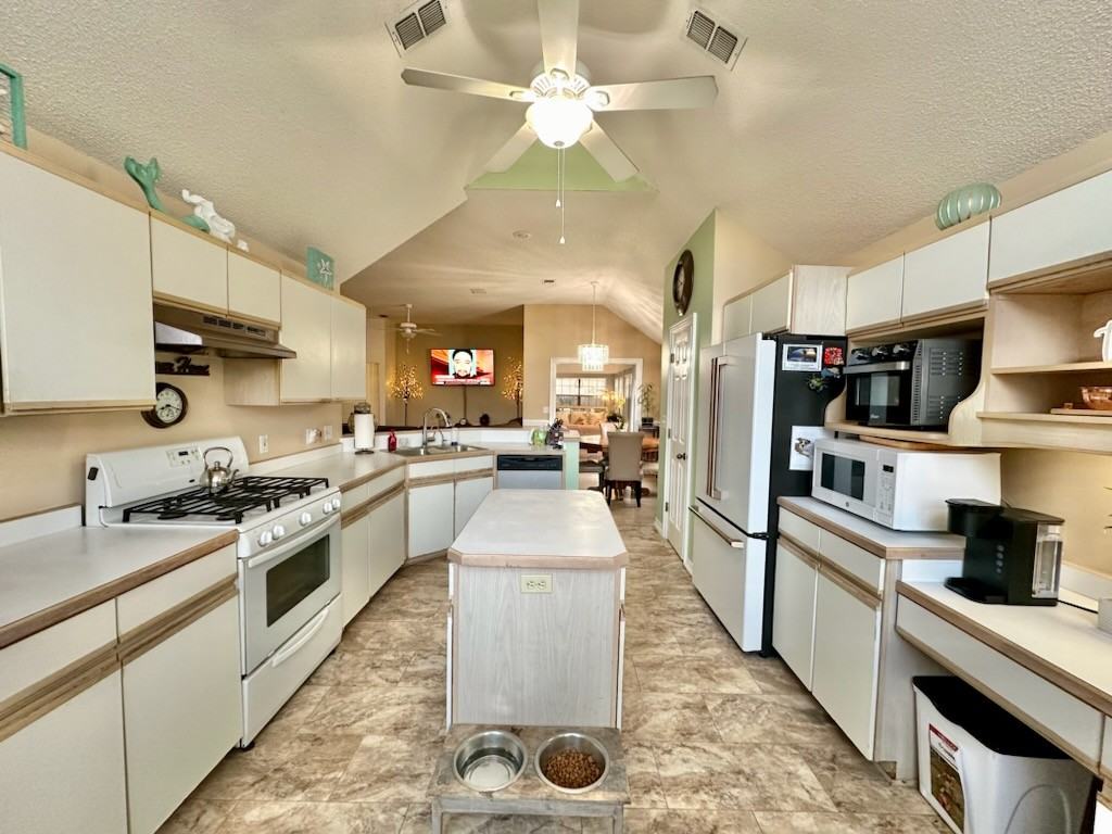 2012 Mistral Ln E #1 - Photo 6 of 23