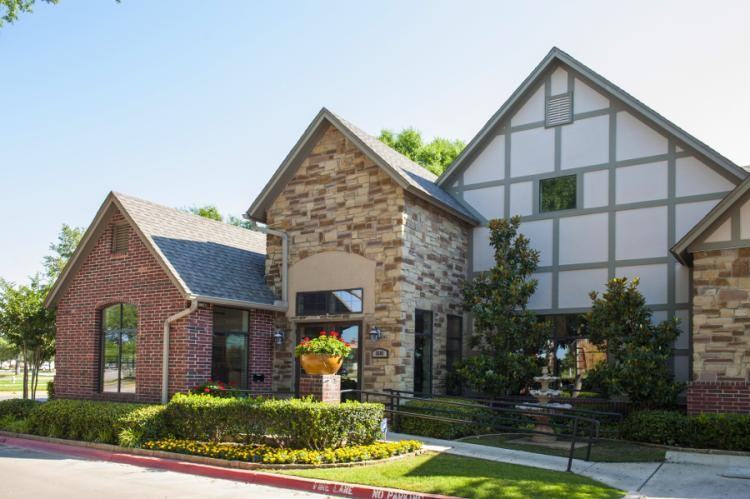 Bentley Square Apartments - Photo 2 of 15