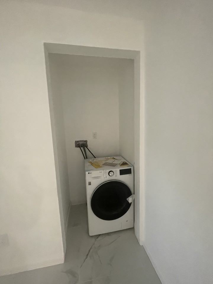 62 Dimarco Place 1 - Photo 2 of 5