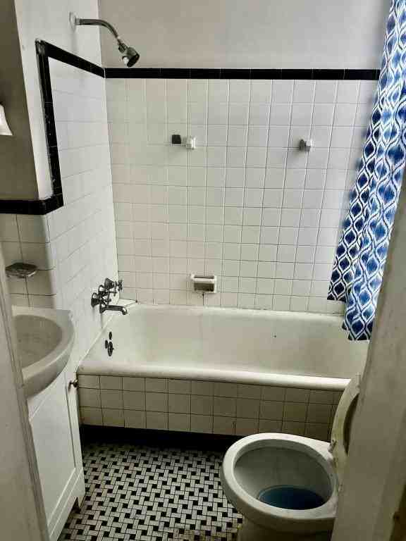 1244 Perkiomen Ave - Photo 2 of 7