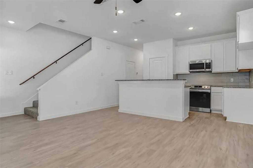 1219 Bells Dr - Photo 6 of 13