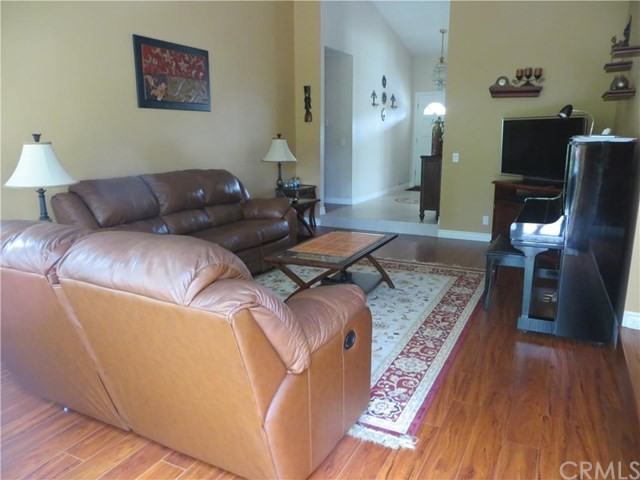 25 Mariposa - Photo 3 of 13