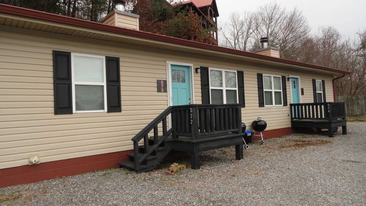 572 River St - Photo 2 of 10