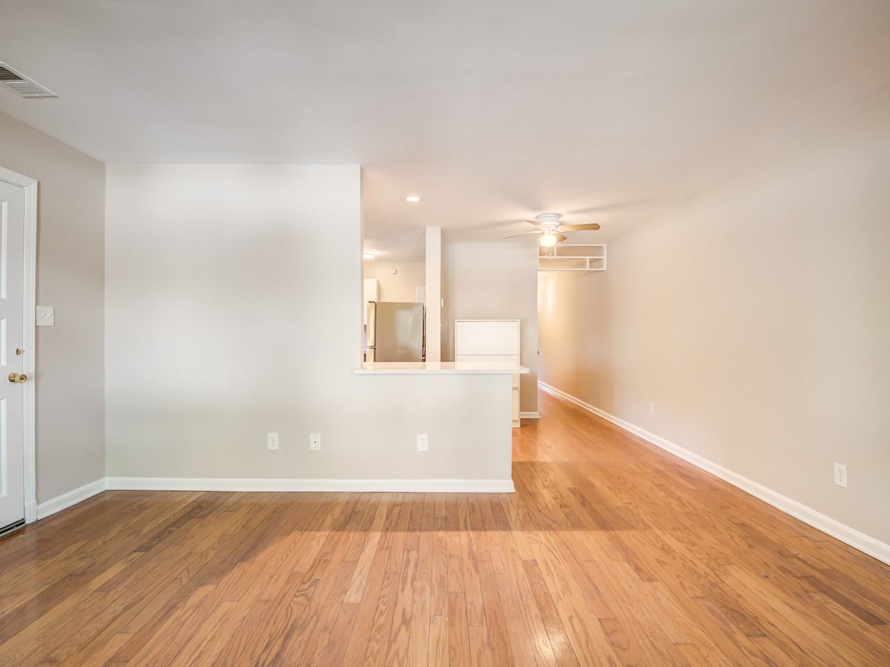 708 W Glebe Rd #1 - Photo 2 of 33