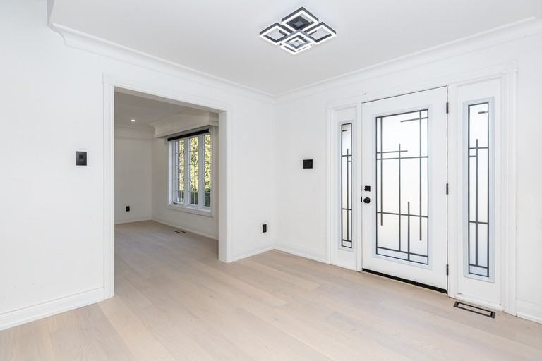 141 Kerryhill Cres - Photo 2 of 8