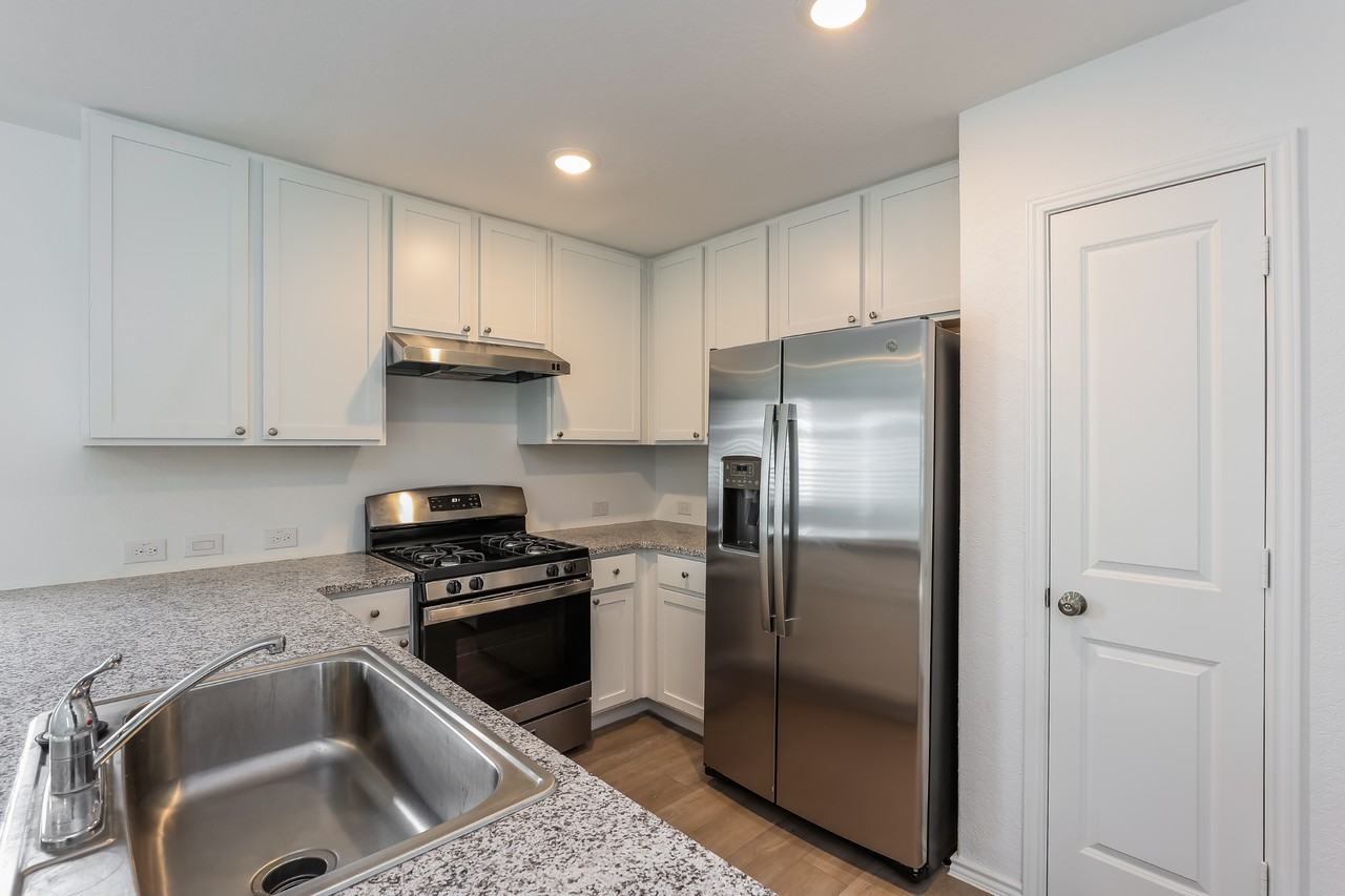 4224 Fluvial Cir - Photo 6 of 22