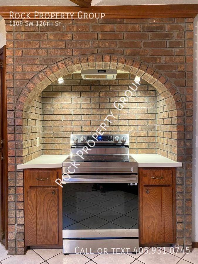 1109 Sw 126th St - Photo 2 of 34