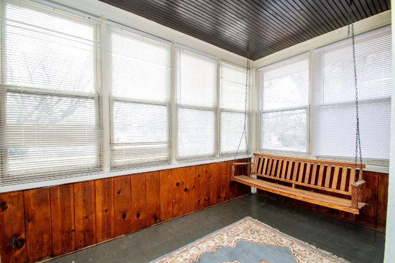 1127 E Corrington Ave - Photo 2 of 32