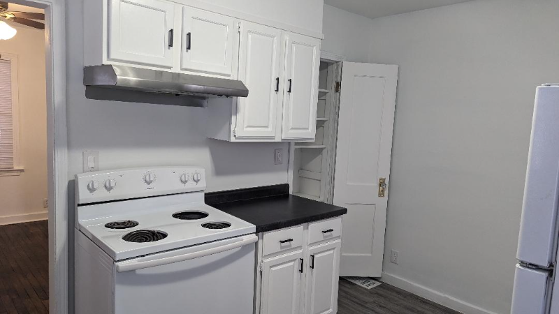 2223 Taft St - Photo 7 of 13