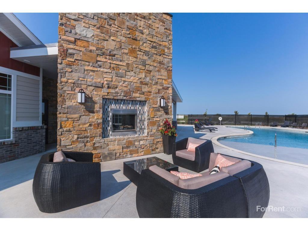 East Lake Flats - Photo 3 of 8