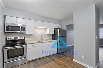 123 West Walnut Street - Photo 2 of 44
