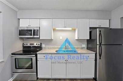 123 West Walnut Street - Photo 3 of 44