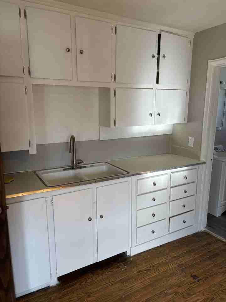 3125 N 27th St Uppr 3 #3 - Photo 3 of 6