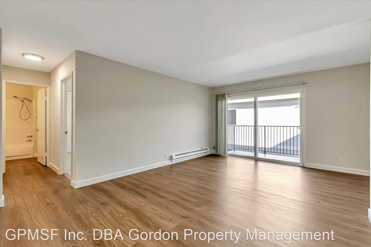 Poplar Plaza Apartments - Photo 2 of 25