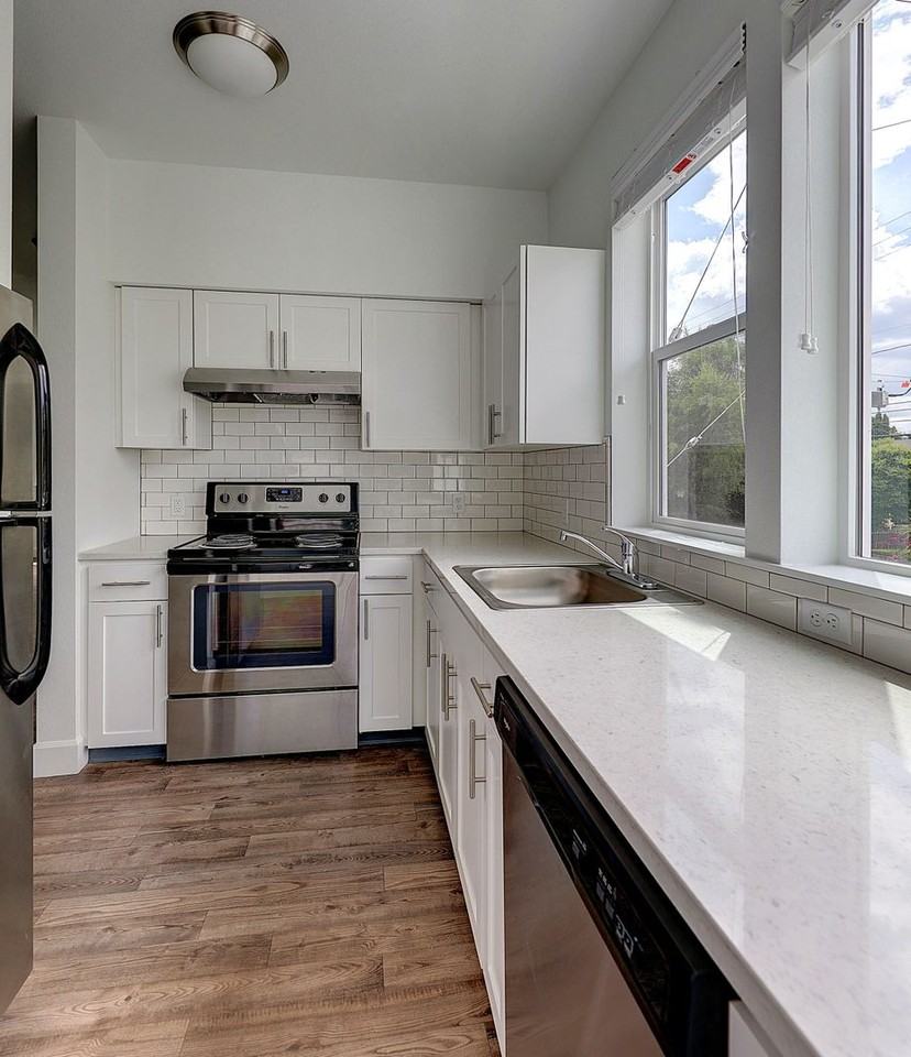 7510 SE Milwaukie Avenue - Photo 3 of 33