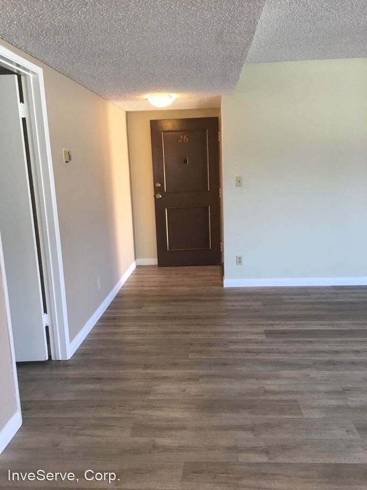 300 W. GRAND - Photo 3 of 34