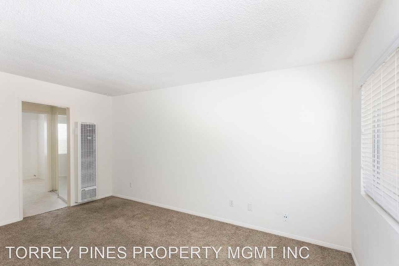 Monica Arms Apartments - Photo 3 of 7