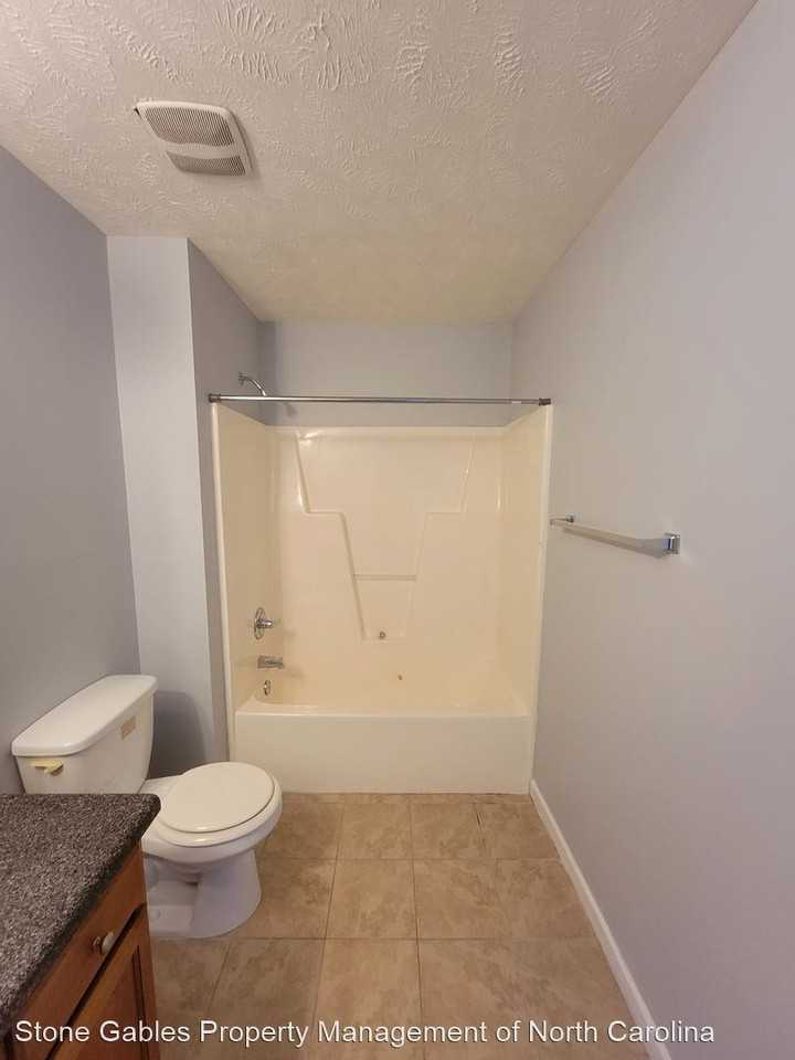 Aristo Place - Photo 3 of 12